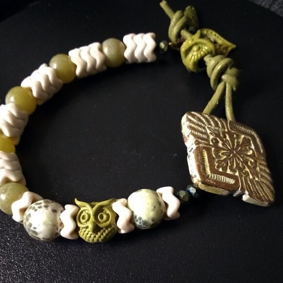 Owl Bracelet! Easy Close Button Closure! 3 Wise Owls! Fire Agates + Stone Beads - Picture 9 of 10